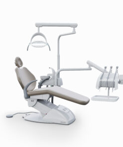 G2 H - Cadeira Odontológica G2 H - Cadeira Odontológica G2 H - Cadeira Odontológica G2 H - Cadeira Odontológica HASTES ORBITAIS, MAIOR MOBILIDADE E ALÍVIO DE TENSÃO. Resistente e seguro, conta com sistema de elevação eletromecânico e base que não necessita de fixação no piso. O encosto da cabeça possui regulagem de altura e o refletor é monofocal, com lâmpada LED.