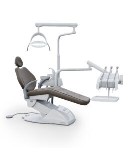 G2 H - Cadeira Odontológica G2 H - Cadeira Odontológica G2 H - Cadeira Odontológica G2 H - Cadeira Odontológica HASTES ORBITAIS, MAIOR MOBILIDADE E ALÍVIO DE TENSÃO. Resistente e seguro, conta com sistema de elevação eletromecânico e base que não necessita de fixação no piso. O encosto da cabeça possui regulagem de altura e o refletor é monofocal, com lâmpada LED.