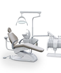 G4 H - Cadeira Odontológica G4 H Cadeira Odontológica G4 H - Cadeira Odontológica G4 H Cadeira Odontológica HASTES RETRÁTEIS: BELEZA, PODER E MUITA SOFISTICAÇÃO. Seu pedal de comandos joystick é ainda mais prático e fácil de usar, com diversas programações. O equipo também possui comandos PAD para acionar as funções do consultório e opções com hastes convencionais ou retráteis. A unidade de água possui sensor de proximidade e o refletor com iluminação intensa da lâmpada de LED.