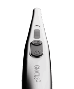 Câmera Intraoral Timex 1H Câmera intraoral Timex A câmera intraoral Timex 1H é uma ferramenta poderosa. Com ela é possível exibir em tempo real para o paciente a situação da sua arcada, melhorando o poder de persuasão sobre a necessidade dos tratamentos. Também permite armazenar a situação dos dentes antes do tratamento e comparar com os resultados, para melhorar o atendimento e aumentar a percepção de valor sobre o serviço prestado. Além da utilidade prática de facilitar a visualização de pequenos detalhes da arcada diretamente em uma tela de alta definição acoplada a cadeira odontológica.