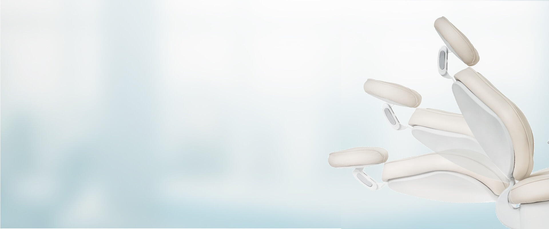 Home Page Produtos Odontológicos Os benefícios dos produtos para consultório odontológico e também para consultórios médicos da Gnatus começam pelo seu investimento contínuo em tecnologia e inovação para proporcionar qualidade de vida, saúde e praticidade ao dia-a-dia dos seus clientes profissionais e dos seus pacientes. Como loja de produtos odontológicos, a Gnatus possui confiabilidade de quem está presente no mercado a um tempo considerável, sem contar que não há terceirização na produção, o que garante padronização e segurança. Não é apenas uma loja revendedora, mas também idealizadora dos produtos e fabricante, alinhando toda a cadeia de produção e tendo como resultado produtos odontológicos de nível máximo de durabilidade e desempenho. O maior catálogo de produtos do setor pode ser encontrado em nossa loja de produtos odontológicos, o que permite que encontre tudo que necessita para o seu consultório em um só local, facilitando as suas compras e garantindo equipamentos com a mesma qualidade.