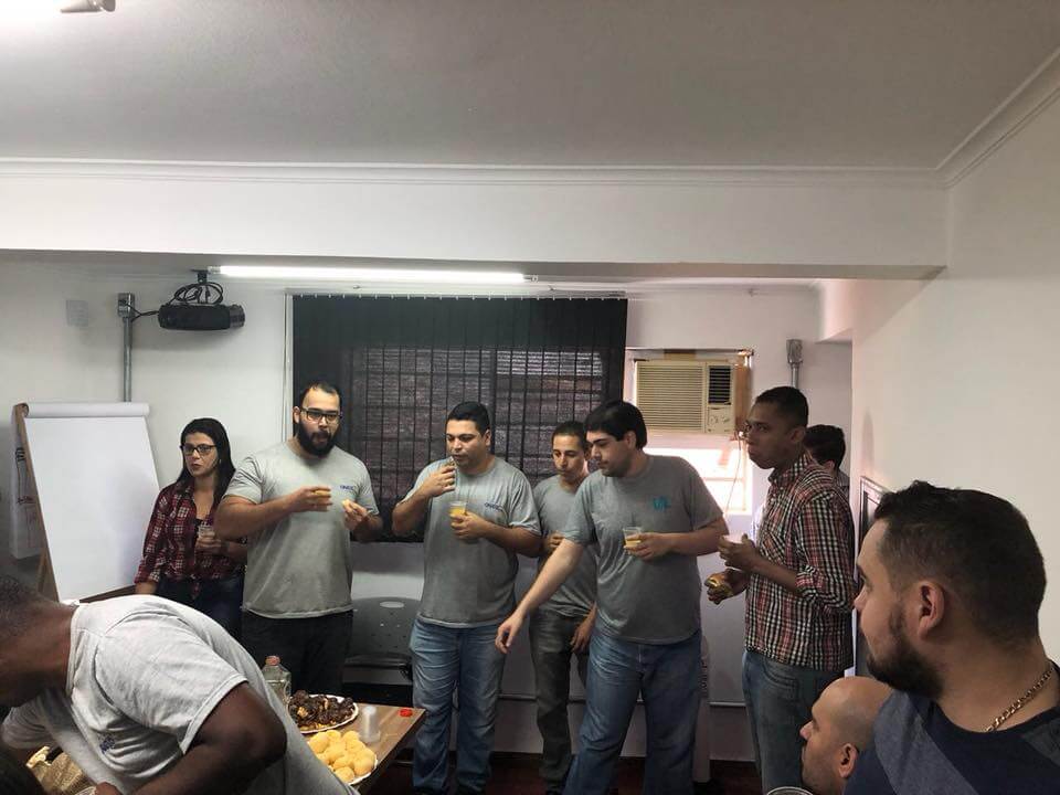 Casual Day - Gnatus Casual Day - Gnatus <p>Na última sexta-feira dia 24, os colaboradores de nossa sede em Barretos – SP, adotaram a sexta casual.
Em clima de festa do peão, o tema foi country. Onde foram recebidos com um belo café da manhã.</p>