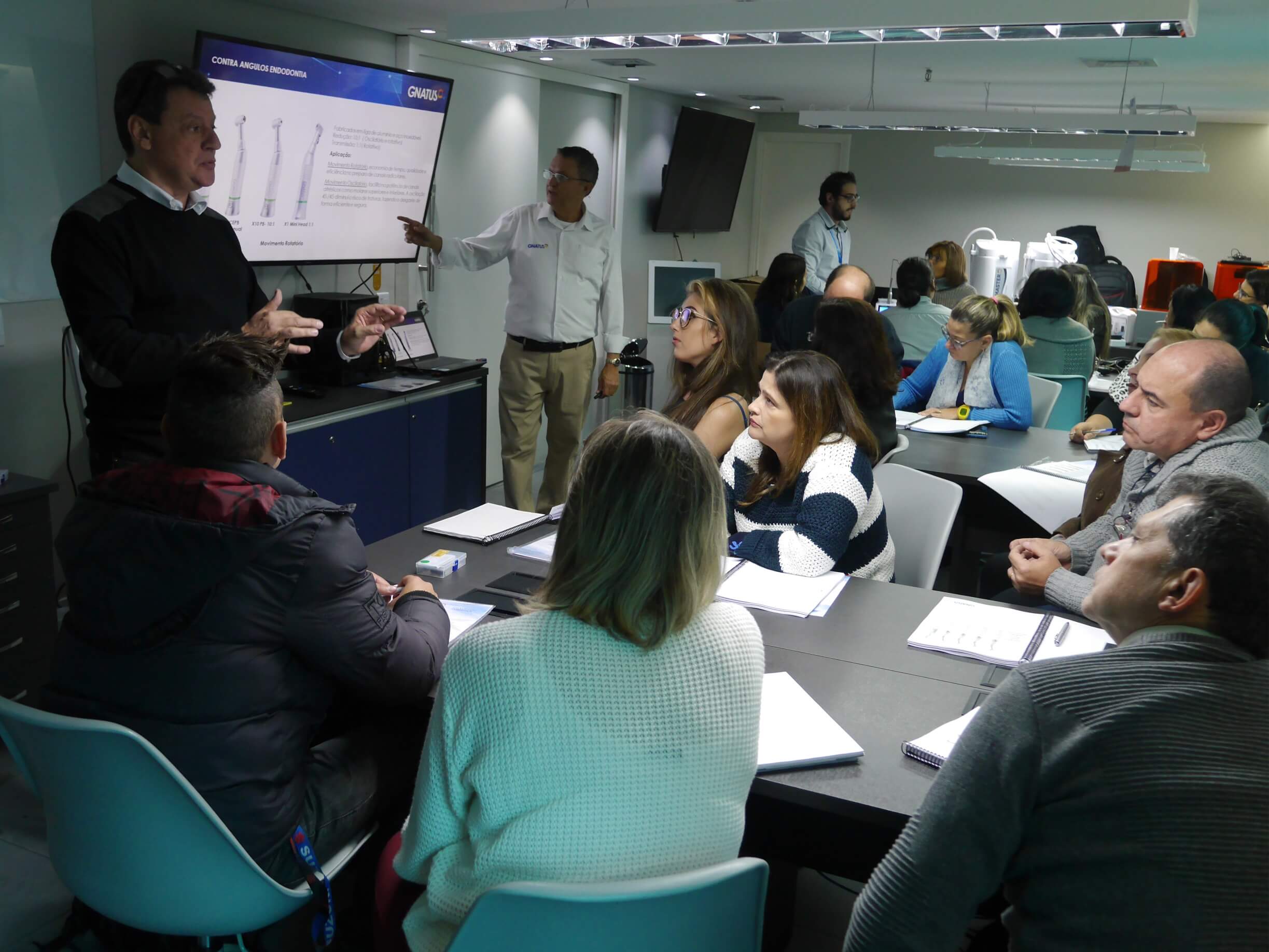 Treinamento de capacitação em vendas Treinamento de capacitação em vendas <p>A Gnatus realizou um treinamento de capacitação em vendas, para as revendas do estado de São Paulo, estiveram presentes 25 participantes, onde o foco foi o aprimorar do conhecimento em toda linha Gnatus.
A capacitação foi realizada, com o Gerente de relacionamento comercial Wladimir Escobar e os consultores de venda, Luiz Adriani e Guilherme Martinez.</p>