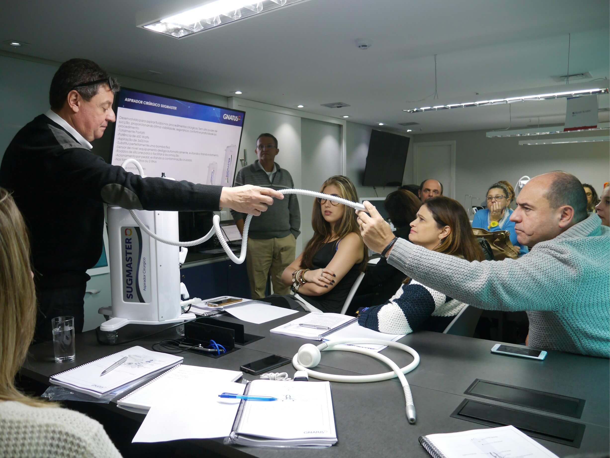 Treinamento de capacitação em vendas Treinamento de capacitação em vendas <p>A Gnatus realizou um treinamento de capacitação em vendas, para as revendas do estado de São Paulo, estiveram presentes 25 participantes, onde o foco foi o aprimorar do conhecimento em toda linha Gnatus.
A capacitação foi realizada, com o Gerente de relacionamento comercial Wladimir Escobar e os consultores de venda, Luiz Adriani e Guilherme Martinez.</p>