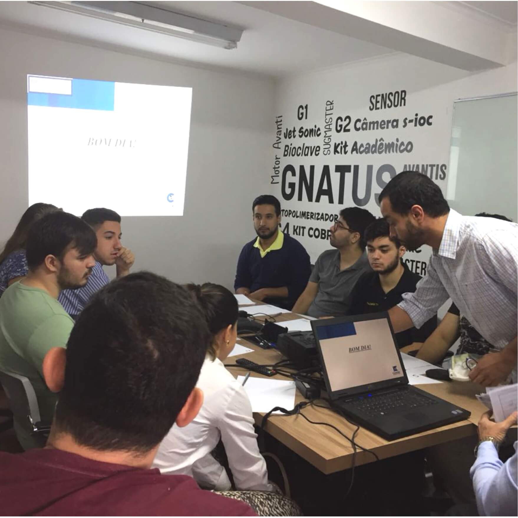 Curso de Atualização de Implante Curso de Atualização de Implante Aconteceu na sede da Gnatus Barretos, o Hands on em parceria com a APCD Barretos e a Conexão sistema de Próteses; Nele utilizamos os motores de implante Avanti, Avanti S e o Contra Ângulo de Implante X20S.