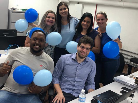 Novembro Azul A moda agora é vestir azul, os colaboradores da Gnatus entraram na onda deste movimento e todos vestiram uma peça de roupa azul, para fortalecer a atenção por essa causa.