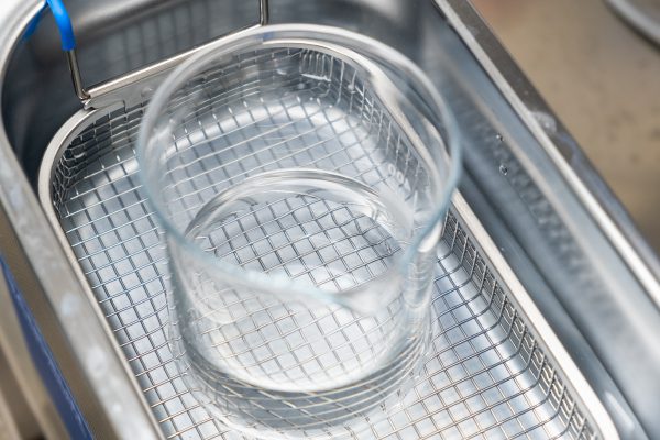 Água destilada na autoclave