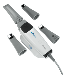 Scanner Intraoral Timex Helios 500 Gnatus Digital Scanner Odontológico Intraoral Timex Helios 500 Molde uma realidade digital na sua prática clínica. O Scanner Intraoral Timex Helios 500 da Gnatus Digital representa um avanço significativo na prática odontológica ao otimizar o tempo dos profissionais, com sua tecnologia de captura rápida e precisa de imagens 3D.   O ponto de partida para a odontologia digital. Melhor desempenho para o profissional: escaneamentos rápidos, precisos e sem necessidade de calibração. Instalação fácil e rápida, em poucos minutos. Cabo USB-C de fácil substituição