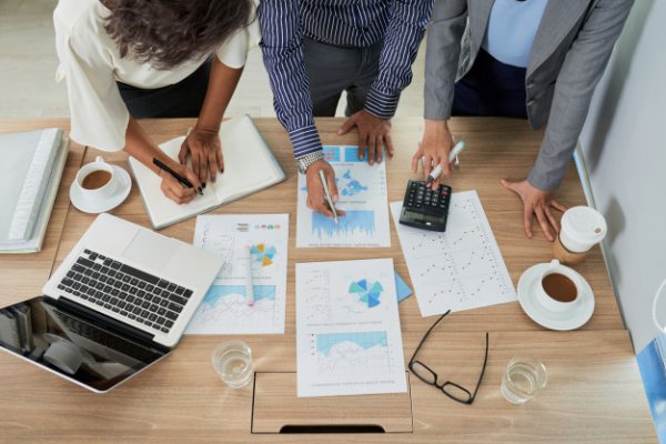 Planejamento de 2021: como preparar sua clínica odontológica Planejamento de 2021: como preparar sua clínica odontológica Devido a tudo o que passamos no ano de 2020, não sabemos bem ao certo como será 2021. Mas isso não pode nos impedir de estarmos preparados e fazer planos para realizarmos sonhos neste ano que está chegando.