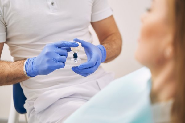 Odontologia digital como aliada do seu consultório consultório moderno Já apresentamos vários produtos que veem revolucionando o mercado odontológico com a tecnologia digital, como por exemplo a radiografia, pois a odontologia digital deve ser vista como aliada do seu consultório.