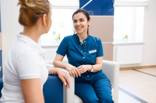 Mitos e verdades que todo dentista gostaria que seu paciente conhecesse Neste primeiro de abril resolvemos entrar um pouco na brincadeira, mas para desvendar algumas mentiras que os pacientes acreditam e que sabemos que todos os dentistas gostariam que fossem conhecidas as verdades.  Falaremos também algumas boas verdades que os pacientes devem fixar em suas mentes.