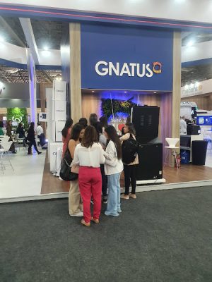 39º CIOSP - Quarto Dia 39º CIOSP - Quarto Dia Também não podemos deixar de falar da nossa ação para as redes sociais que foi a queridinha de todos os visitantes do evento. Mas temos que ser bem sinceros... não teve painel instagramável mais bonito e divertido no 39º CIOSP - Quarto Dia que o da Gnatus.