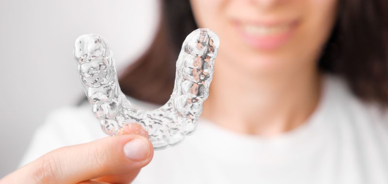 Especialistas em sorrisos – Todas as áreas de atuação da odontologia consultório moderno A clínica geral, para os especialistas em sorrisos – odontologia clínica é uma excelente opção de atuação no ramo. Sua atuação envolve lidar com o atendimento básico e inúmeras patologias do sistema estomatognático.