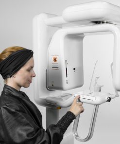 RAIO X PAPAYA 3D PREMIUM RAIO-X PAPAYA 3D PREMIUM RAIO X PAPAYA 3D PREMIUM RAIO-X PAPAYA 3D PREMIUM Raio X Panorâmico Gnatus. O poder absoluto da imagem. Em uma parceria estratégica com a Genoray, marca Sul-Coreana de grande expressão nas áreas Médica e Odontológica, a Gnatus Digital traz para o Brasil as mais avançadas soluções em Raios X 2D e 3D, redefinindo os padrões de precisão, eficiência e qualidade de imagem nos exames radiológicos.